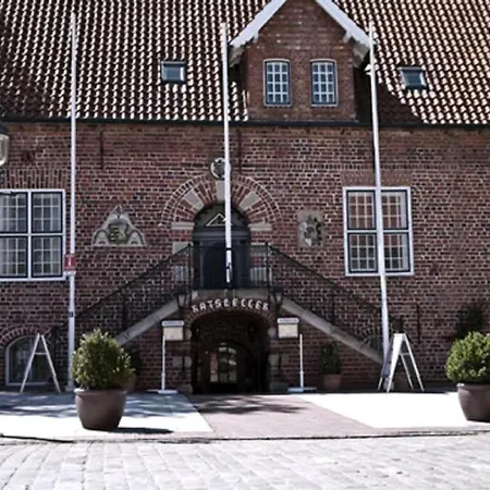 Grosses In Mueggendorf Mit Garten Holiday home *